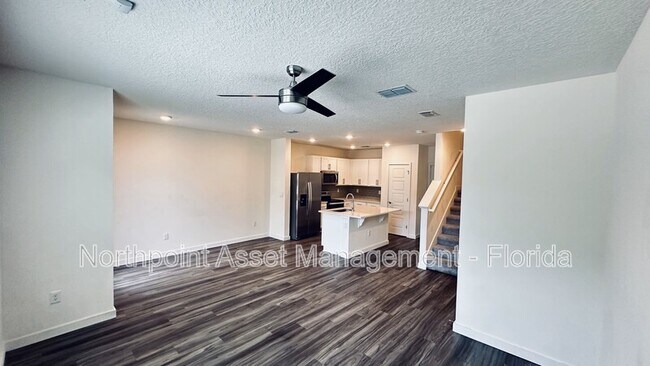 Foto del edificio - 191 E Warren Ave