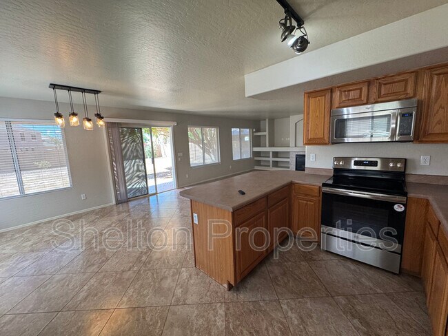 Building Photo - 14787 W Columbine Dr