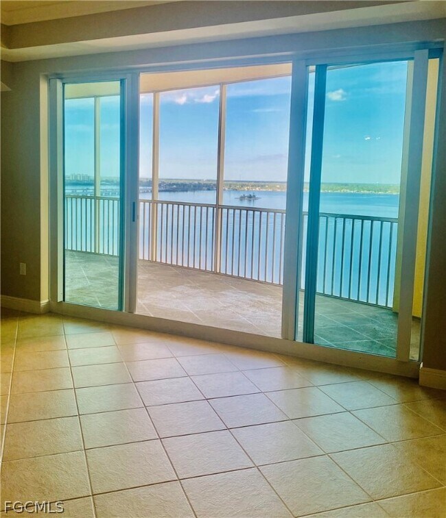 Foto del edificio - 2743 First St