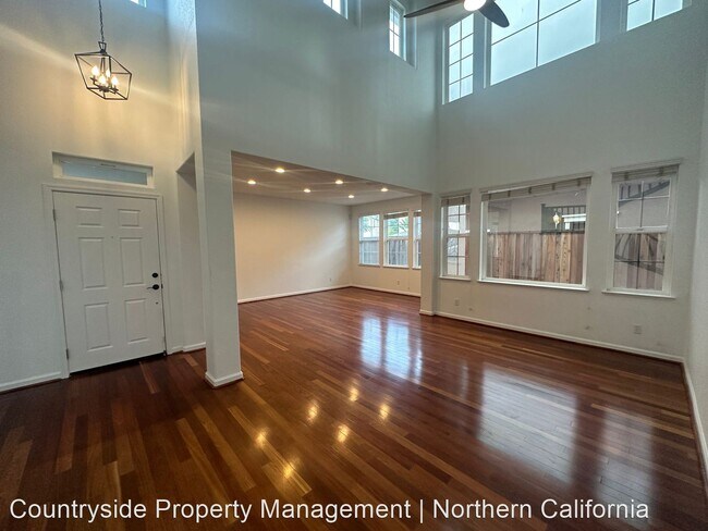 Foto del edificio - 5 br, 3 bath House - 1704 Saint Emillion Ct