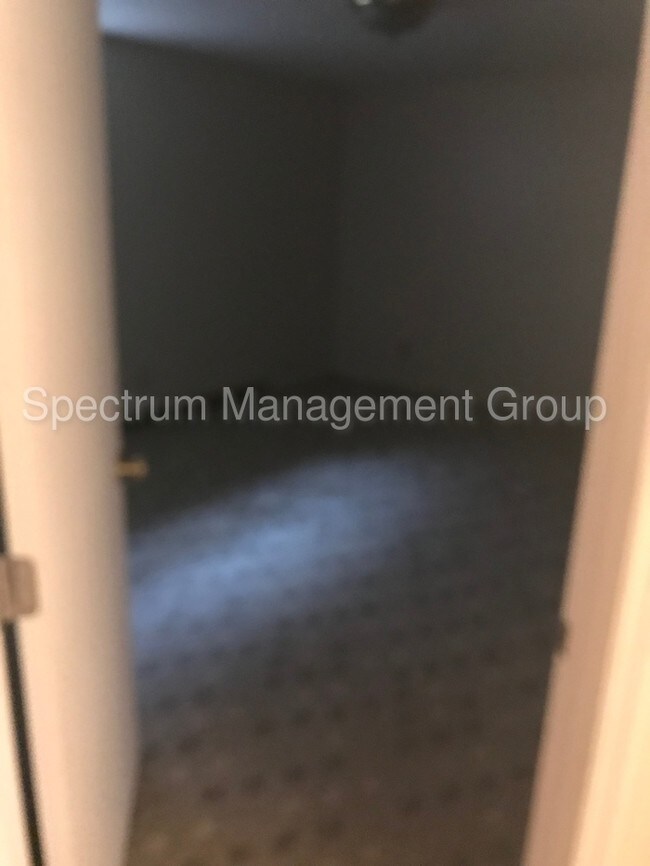Building Photo - 2 Bedroom 1 Bath Apartment, West Morristown