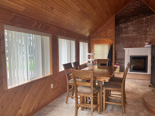 Photo du bâtiment - 461 County Road 22