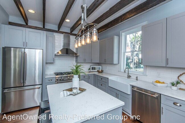 Building Photo - 3 br, 2.5 bath House - 268 Rutledge Avenue