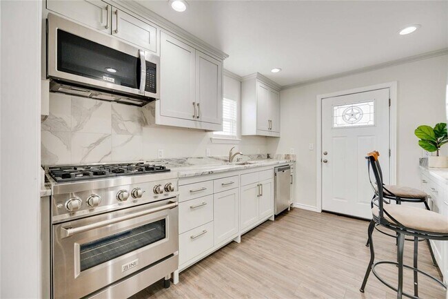 Foto del edificio - 923 E 36th St