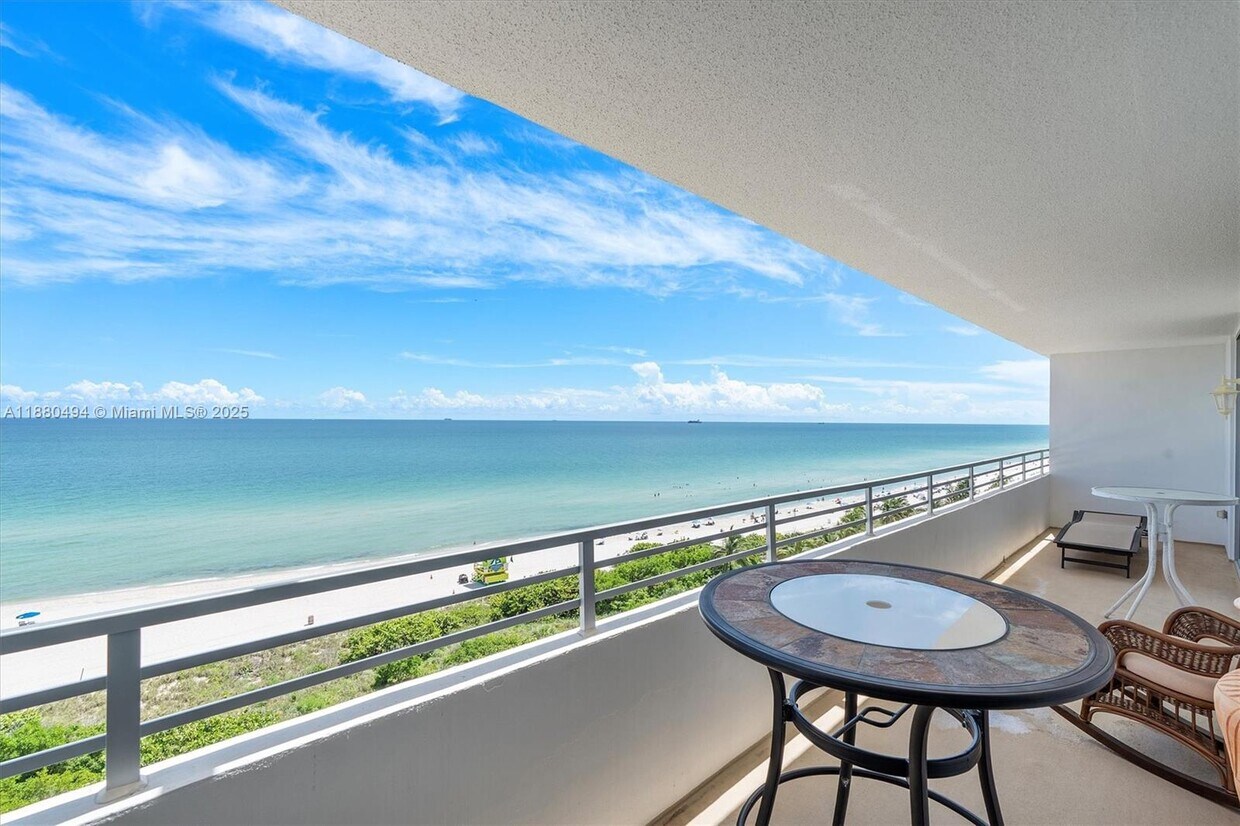 Primary Photo - 5555 Collins Ave
