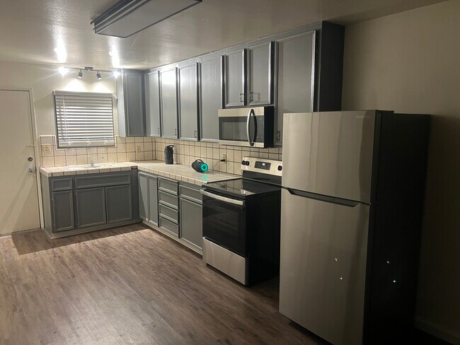 Foto del edificio - 276 Northwoods Ave