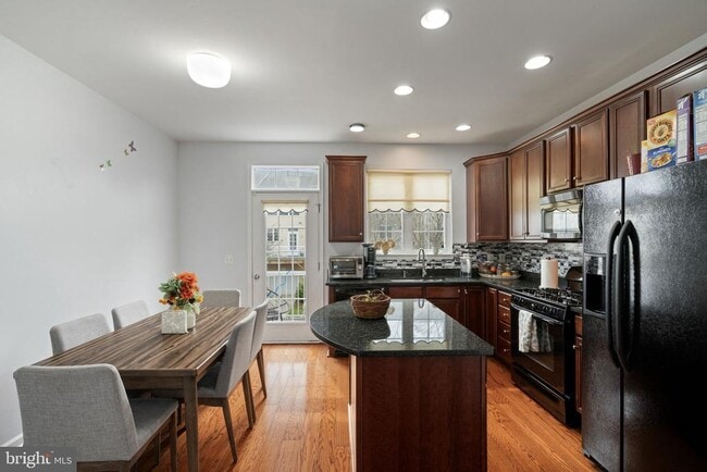Building Photo - 25114 Neptune Terrace