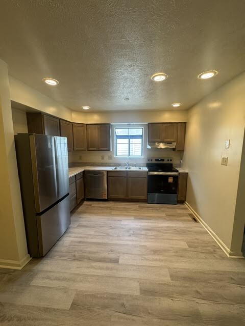Foto del edificio - Newly Renovated Duplex in the Heart of Town