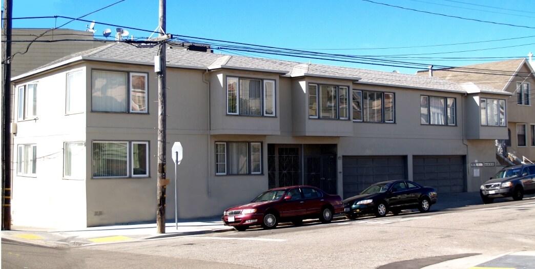 Primary Photo - 390 Edinburgh St