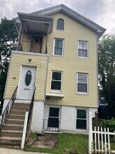 Building Photo - 15 Walnut St