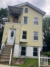 Building Photo - 15 Walnut St