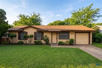 Building Photo - 703 Traci Dr