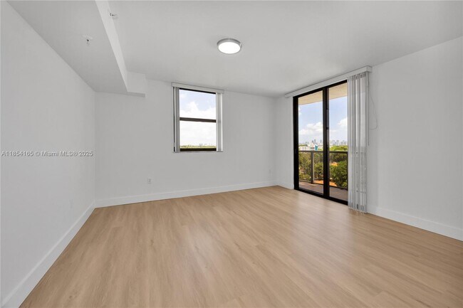 Foto del edificio - 2301 SW 27th Ave