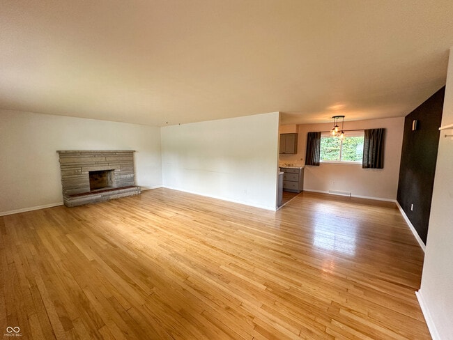 Building Photo - 9 Paradise Ln