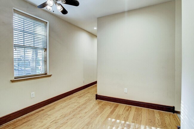 Foto del edificio - 5250 Eigel St