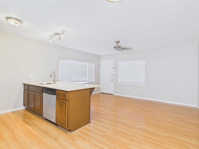 Foto del edificio - 2408 Longview St