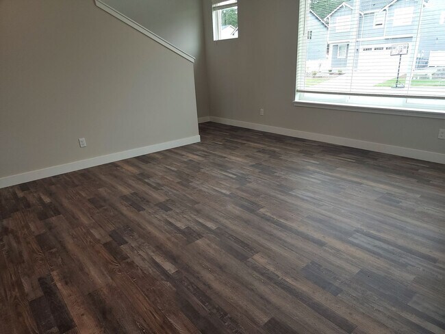 Foto del edificio - Yelm Creek Estates, New Construction 4 Bedroom, 2.75 Bathroom with Den