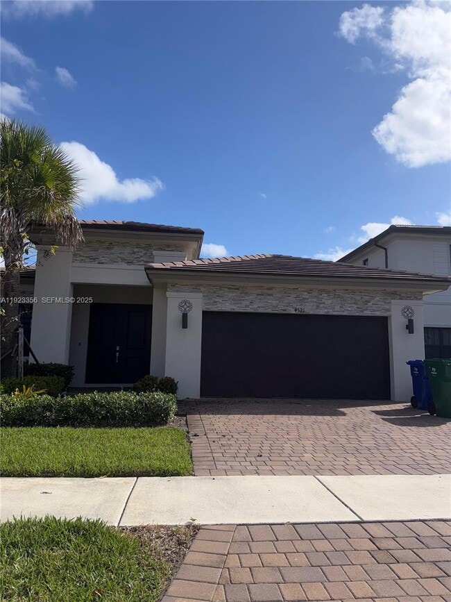 Building Photo - 4321 SW 173rd Ave