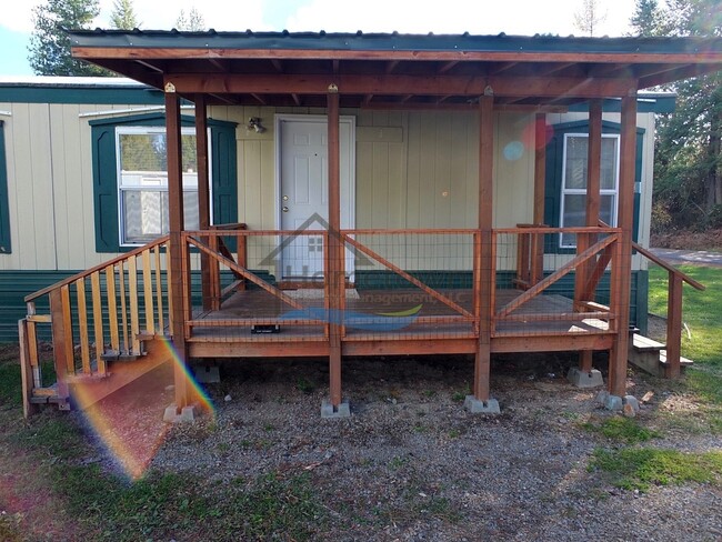 Building Photo - Beautiful 2 Bed 1 Bath Mobile Home in Sagle!