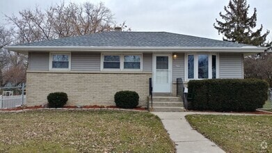 Building Photo - 4052 S 76th St