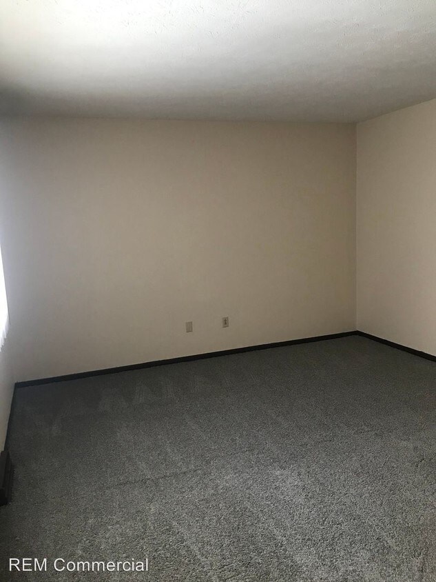 1503 42nd St NW, Canton, OH 44709 Apartment for Rent in Canton, OH