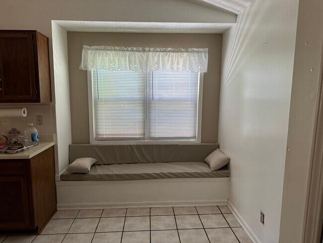 Building Photo - 840 Riverstone Ln