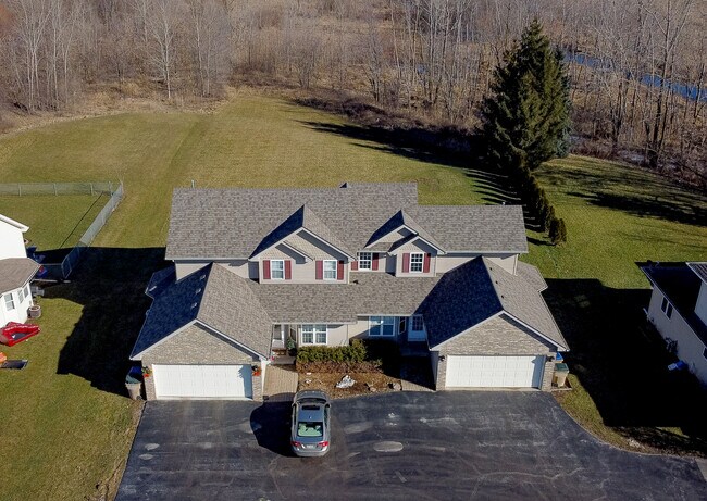 Foto del edificio - 8679 Old Green Bay Rd