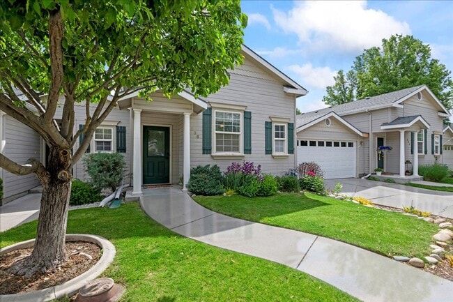 Building Photo - 2 Bedroom 2 Bathroom townhome in Southeast...