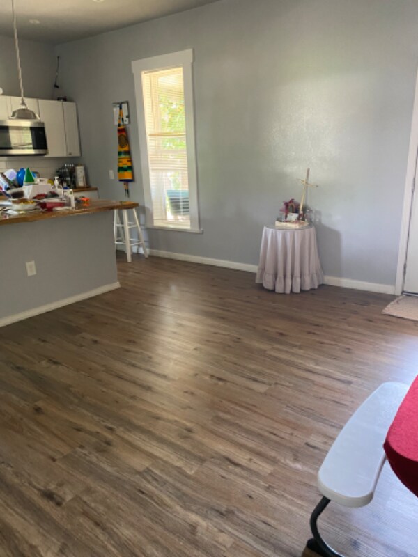 Foto del edificio - 221 S Main St