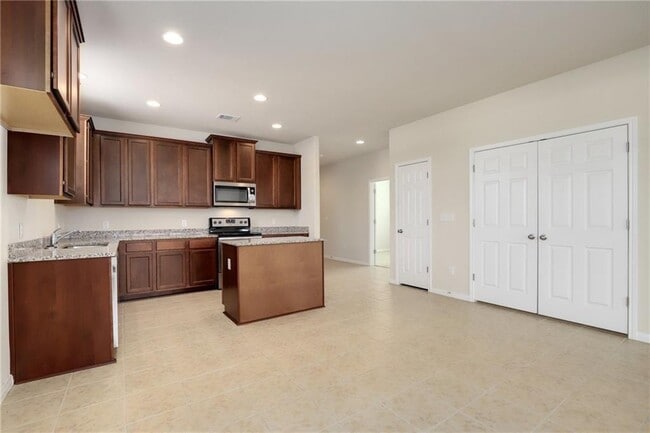 Building Photo - 217 Michaelis Dr