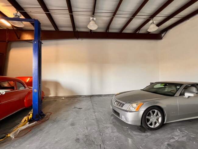 Foto del edificio - 128 Elk Dr