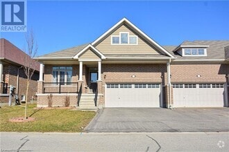Building Photo - 520 Baldwin Cres