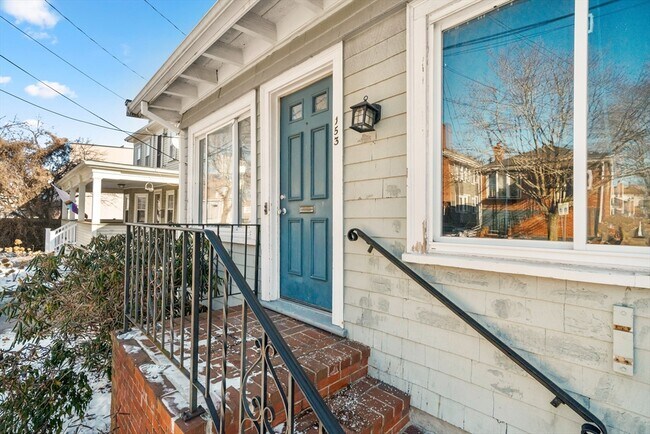 Building Photo - 153 Vassall St