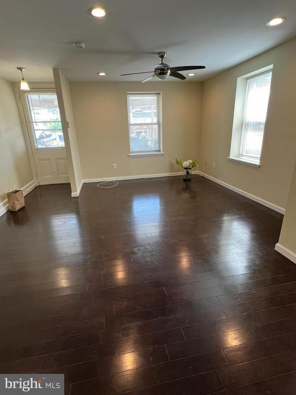 Building Photo - 42 Holland Ave