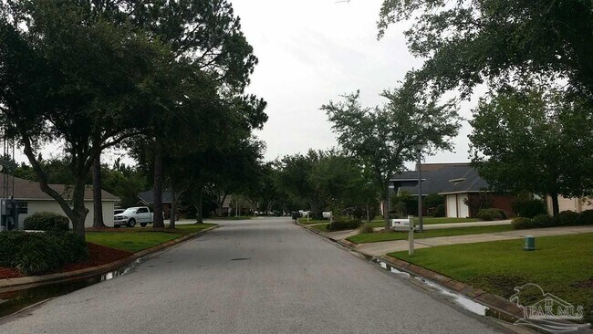 Foto del edificio - 5721 Dunbar Cir
