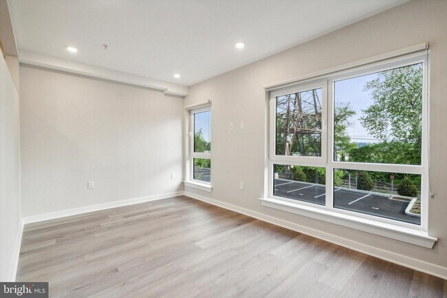 Foto del edificio - 3449 Scotts Ln