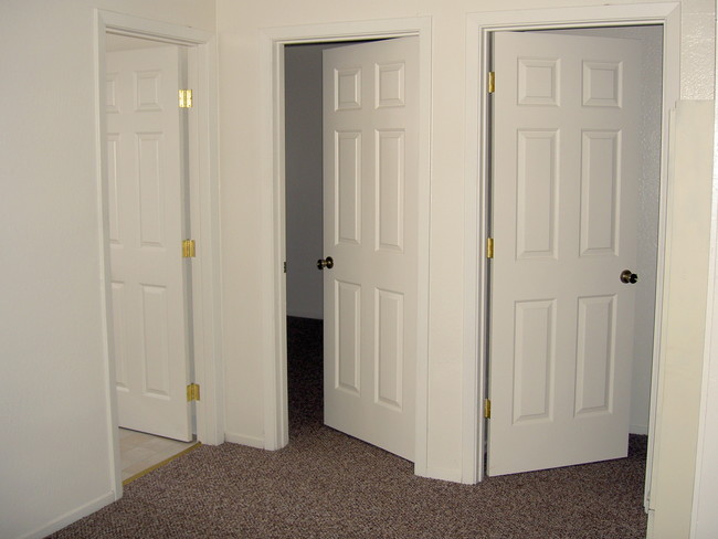 Hallway - Dorsey Terrace Apartments