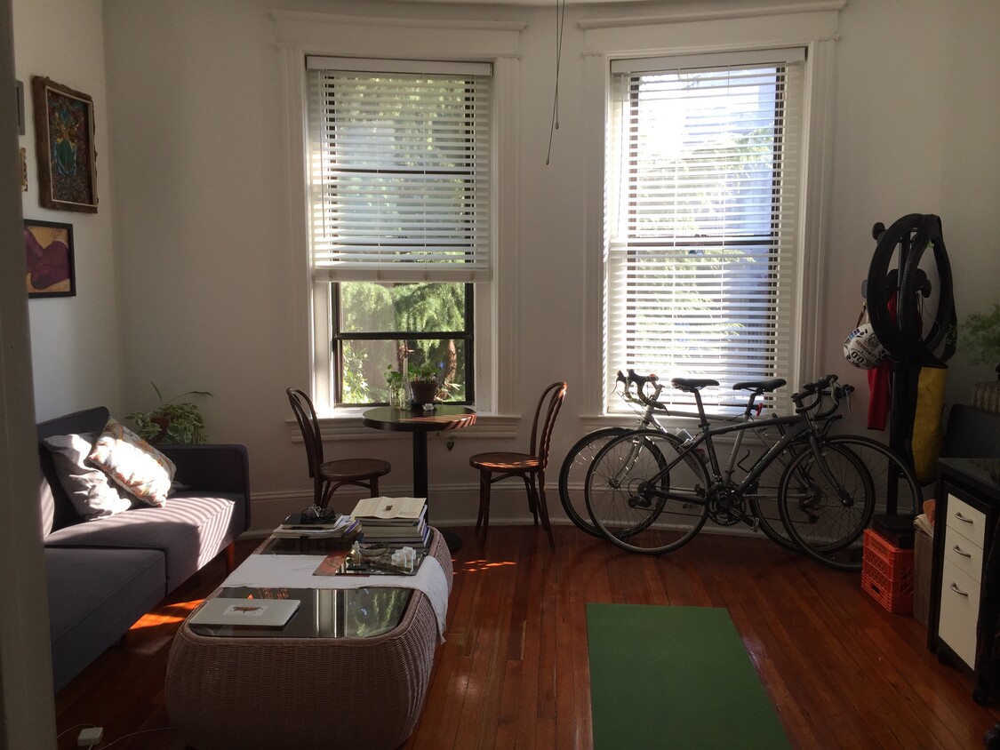 Foto principal - 1507 Park Rd NW