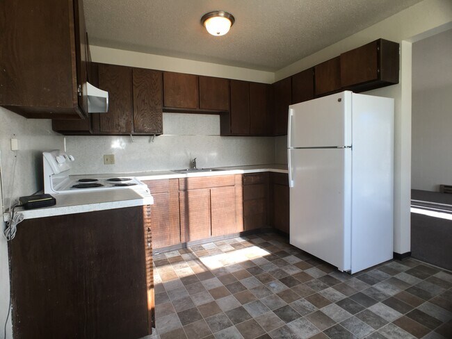 Building Photo - 630 NE Maiden Ln