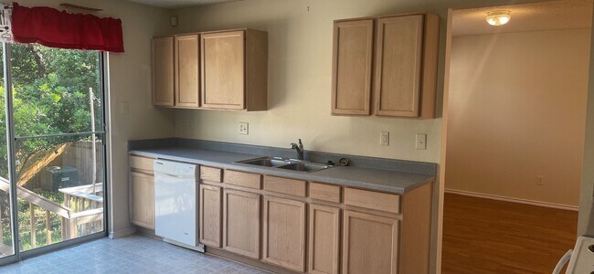 Building Photo - 8615 Cross Spring