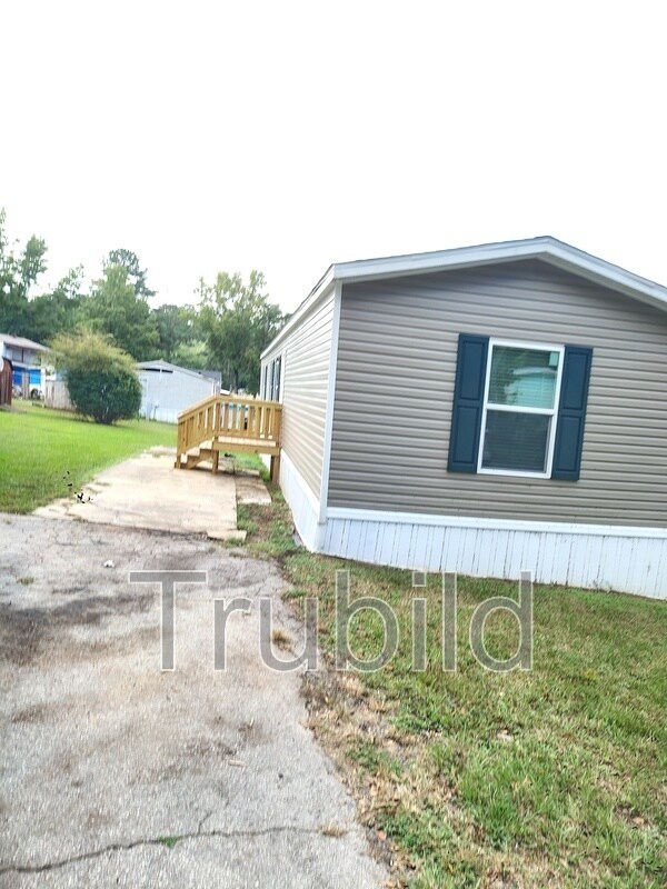 Building Photo - 20 Poole Cir