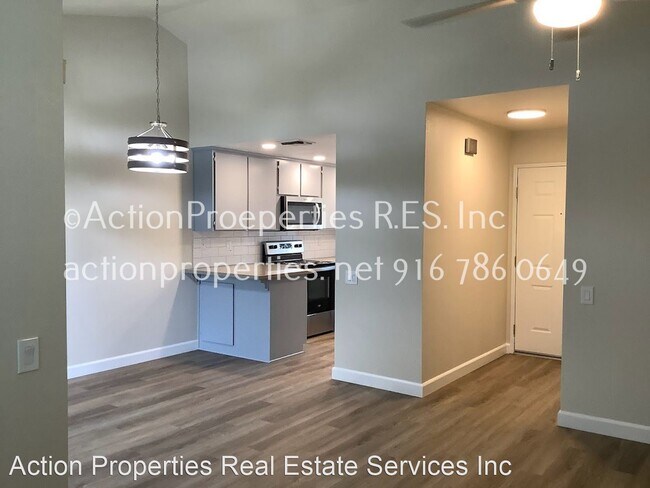 Building Photo - 3 br, 2 bath House - 7620 Luzern Way
