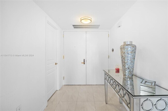 Building Photo - 8925 Collins Ave