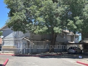 Building Photo - 151 E Cherry Ln