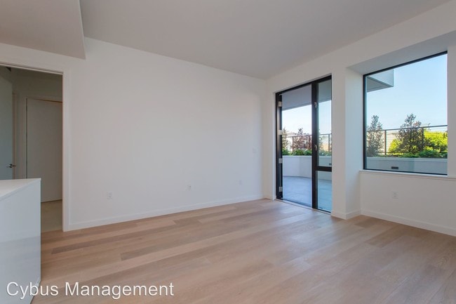 Building Photo - 1 br, 1.5 bath House - 1650 Broadway #105