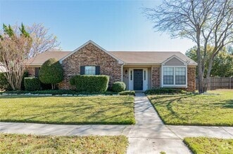 Building Photo - 927 Redcedar Way Dr