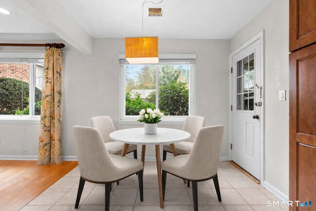 Foto del edificio - 132 Southport Woods Drive