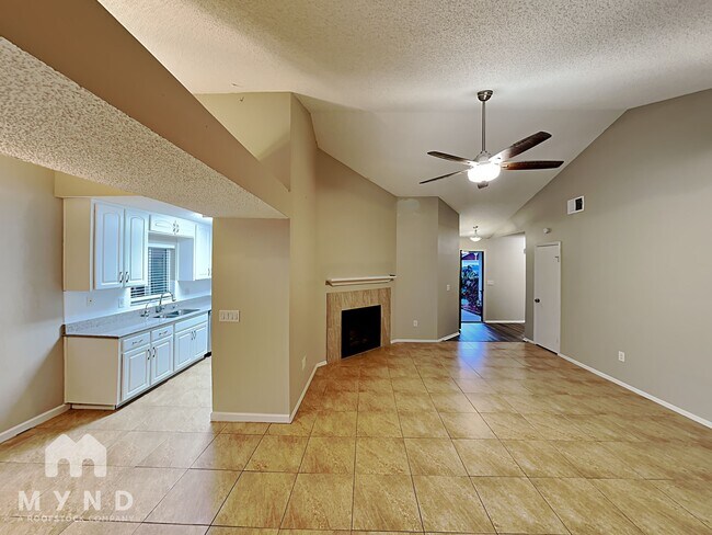 Foto del edificio - 2030 Shadow Pine Dr