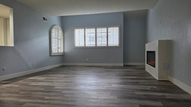 Sala de estar - 21620 Burbank Blvd