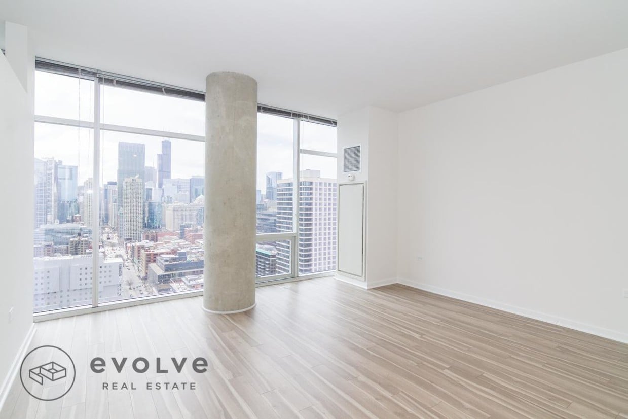 Foto principal - 805 N LaSalle Dr